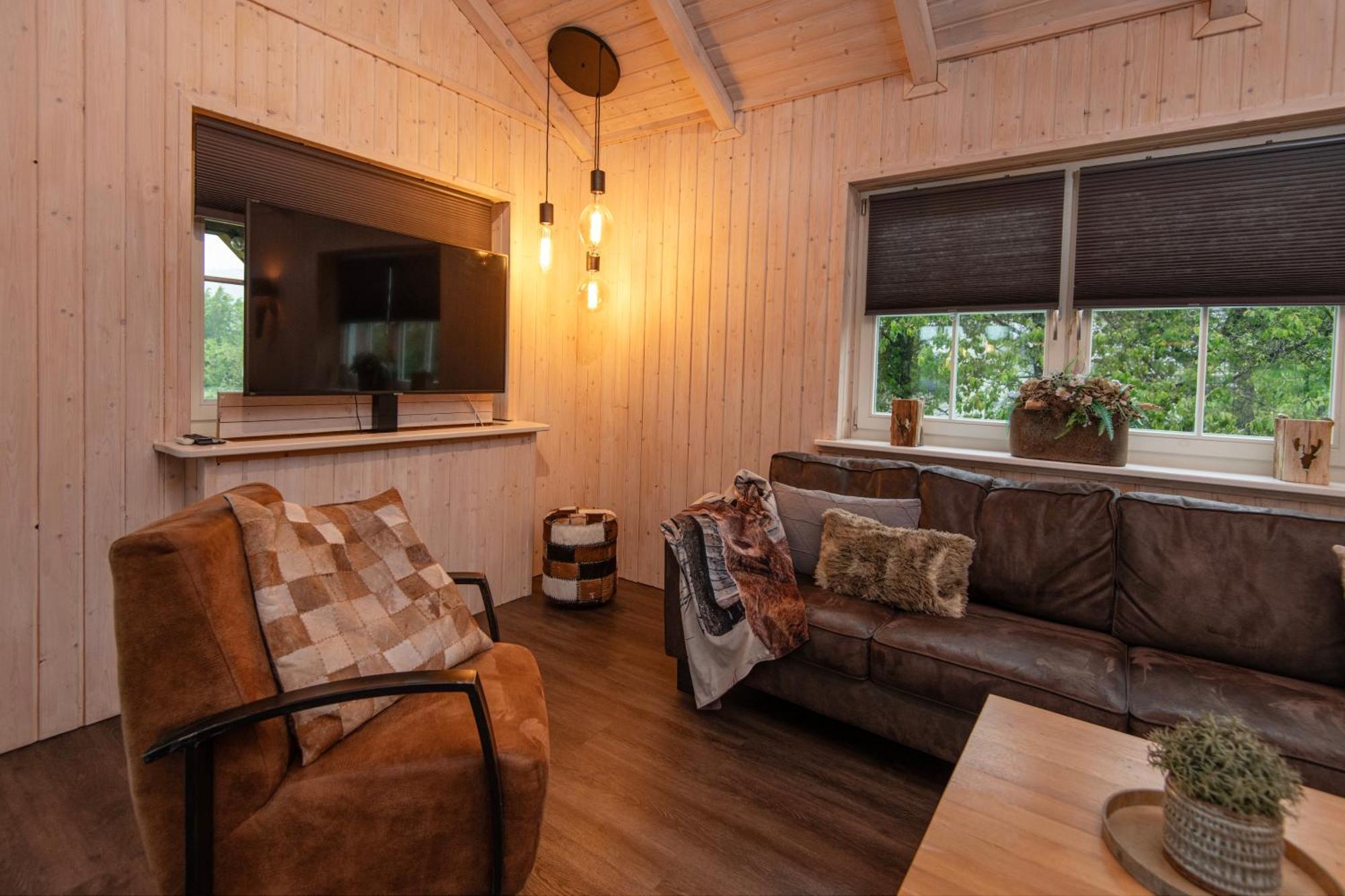 Kustelberg Lodges Medebach Esterno foto